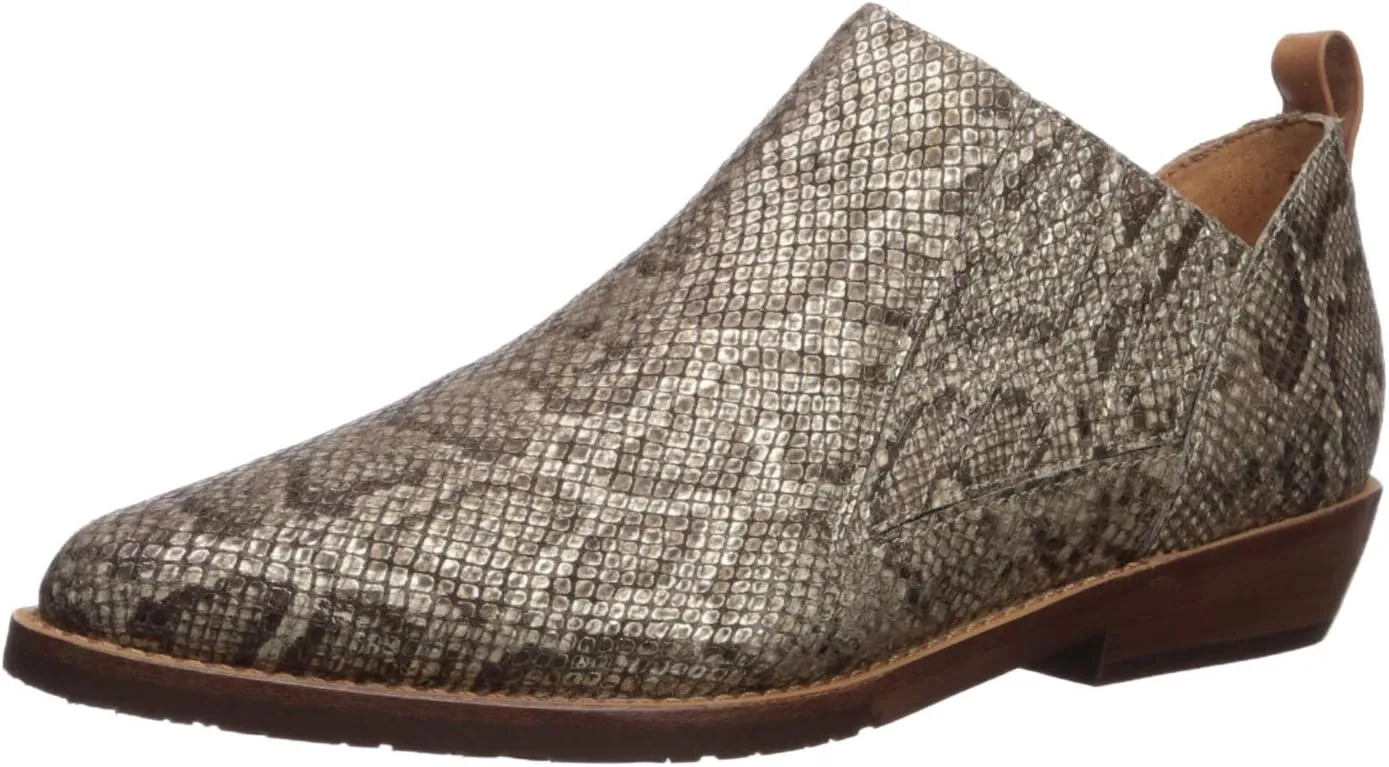 Gentle Souls by Kenneth Cole Women's Neptune Chelsea 2 Wentern Ankle Bootie