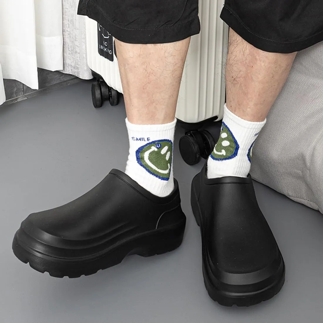 Harssidanzar Mens Clogs, Chef Shoes for Men,Garden Shoes,Slip On Work Shoes for Food Service, Garden, or Nursing HM201US