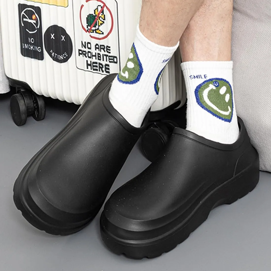 Harssidanzar Mens Clogs, Chef Shoes for Men,Garden Shoes,Slip On Work Shoes for Food Service, Garden, or Nursing HM201US