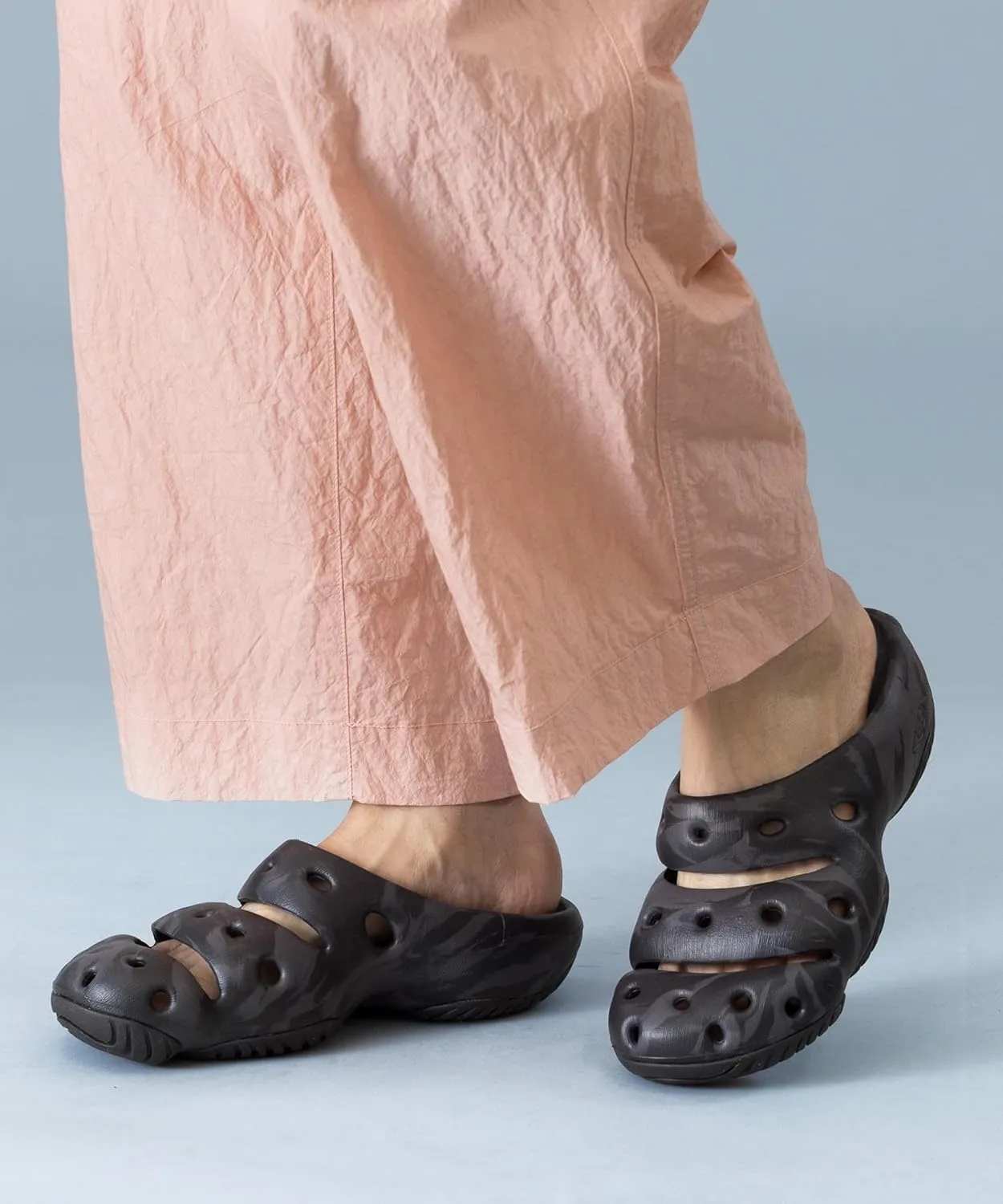 KEEN Men's Yogui Comfortable Slip on Lightweight Clogs