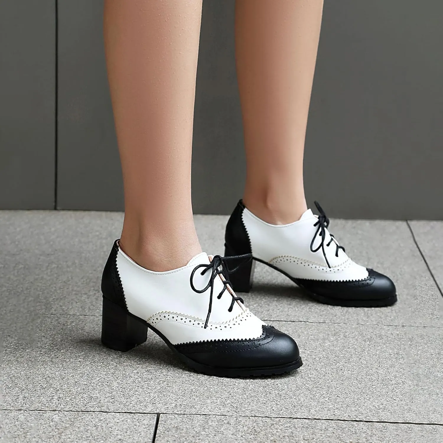 KOKOMOMO Women's Perforated Lace-Up Brogues Chunky Block Heels Wingtip Oxfords Two Tone Saddle British Vintage Derby Shoes