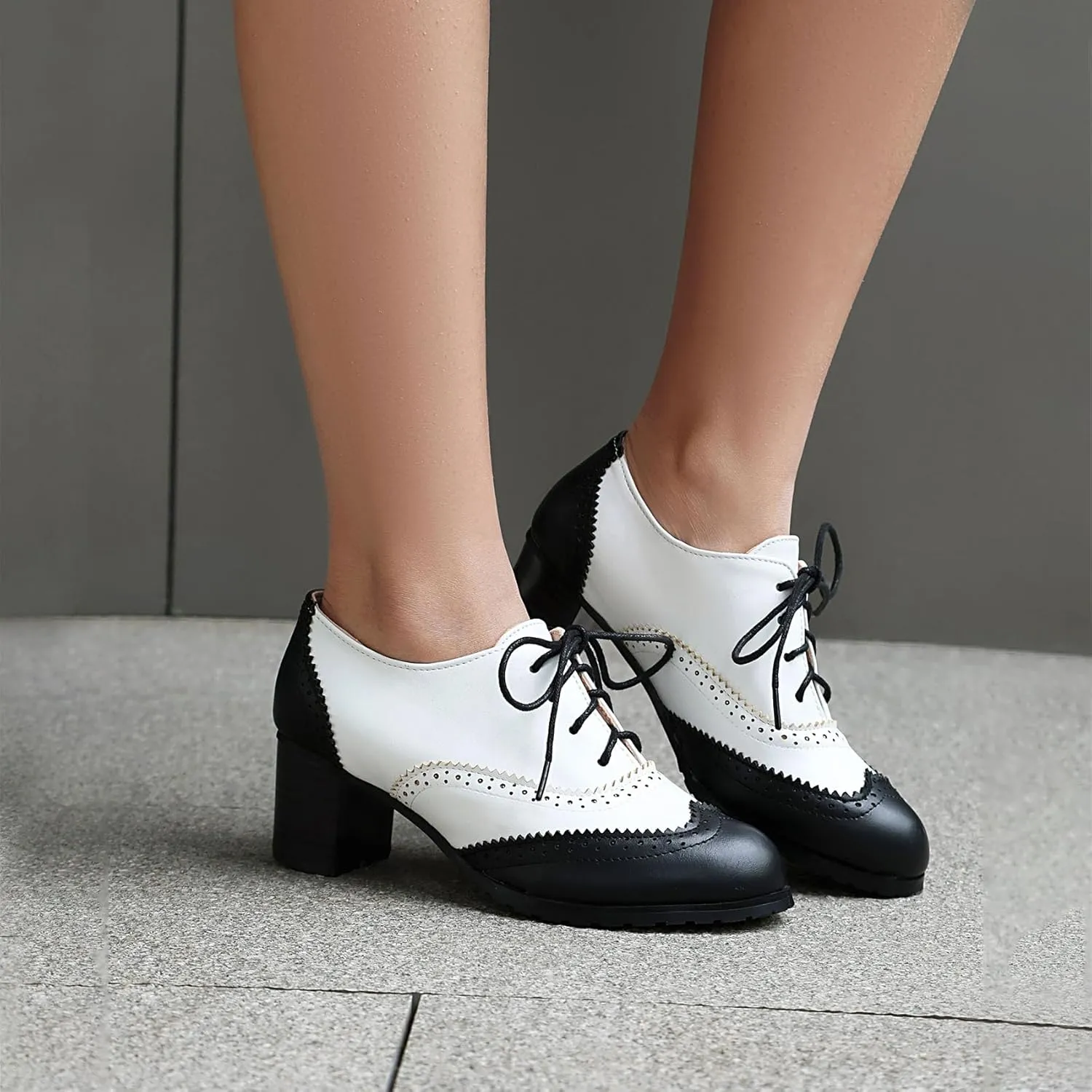 KOKOMOMO Women's Perforated Lace-Up Brogues Chunky Block Heels Wingtip Oxfords Two Tone Saddle British Vintage Derby Shoes