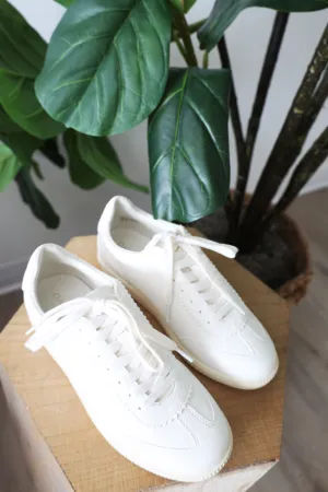 Kyla Low Top Classic Sneakers