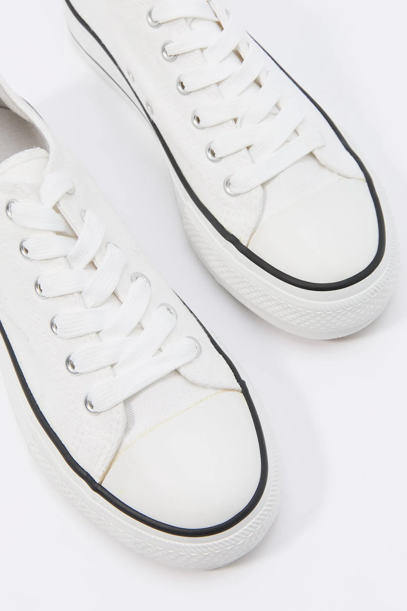 Low Top Platform Sneaker