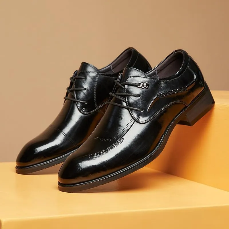 Men's Black Japanese and Korean Pointed Business Formal Leather Shoes Glossy Casual Pointed Derby Shoe Laces Suitable for Weddings and Offices