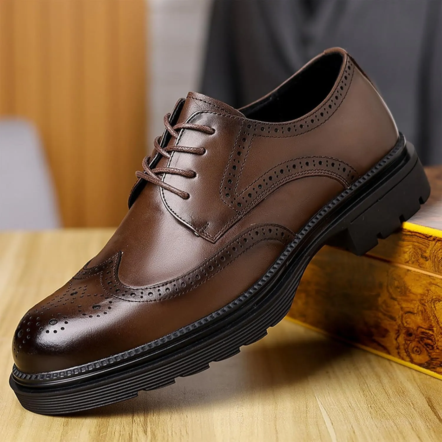Men's Comfortable Dress Wingtip Brogue Oxford Shoes Breathable Lightweight Genuine Leather Platform Round Toe Business Casual Oxfords