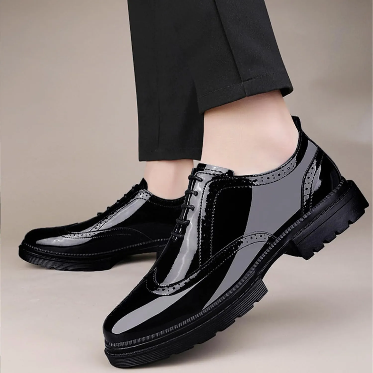Men's Patent Leather Wingtips Carved Brogue Derby Shoes Classic Round Toe Lace Up Thick Sole Dress Oxfords Breathable Handmade Formal Business Shoes