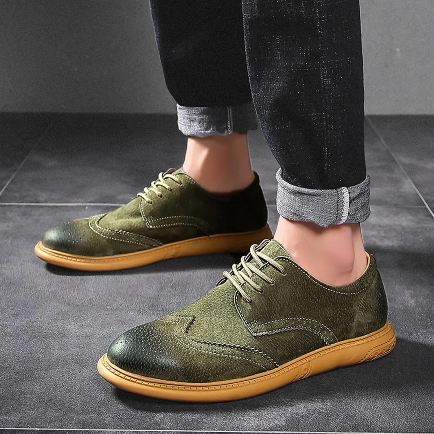 Men's Retro Leather Oxford Dress Shoes - Wingtip Brogue Derby with Round Toe Low Heel Lace-Up Design for Business Formal & Casual Wear - Comfortable & Stylish