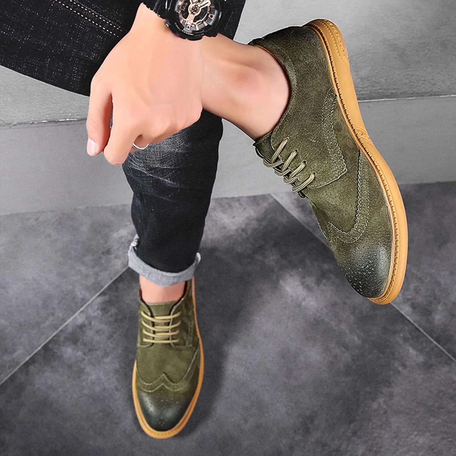 Men's Retro Leather Oxford Dress Shoes - Wingtip Brogue Derby with Round Toe Low Heel Lace-Up Design for Business Formal & Casual Wear - Comfortable & Stylish