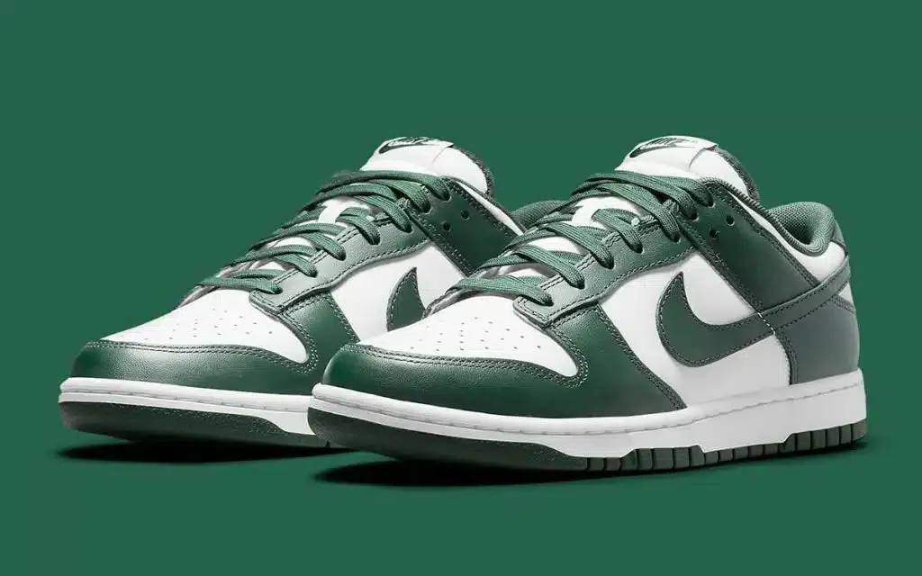 Nike Dunk Low “Team Green” sneakers