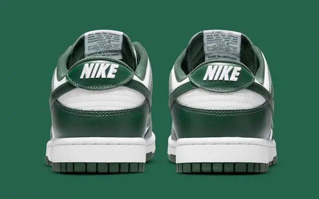 Nike Dunk Low “Team Green” sneakers