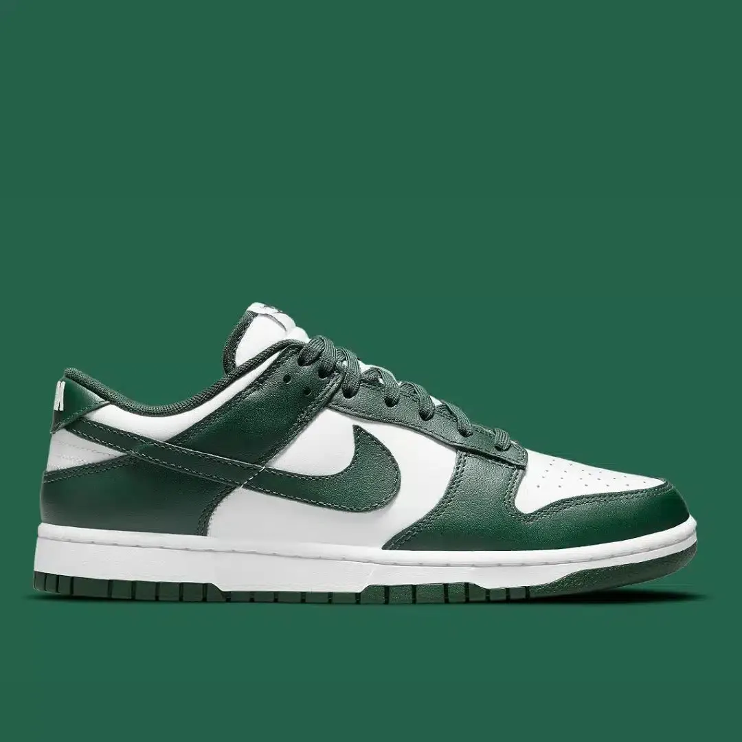 Nike Dunk Low “Team Green” sneakers