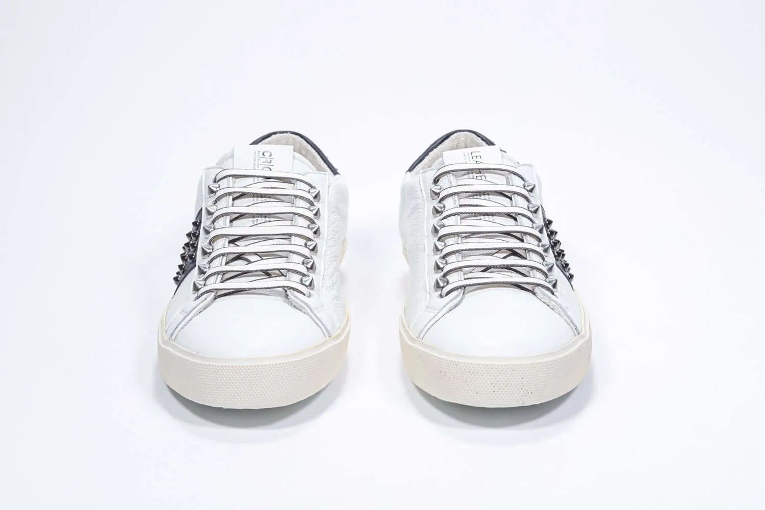 STUDLIGHT | Black & White - Low Top - Women