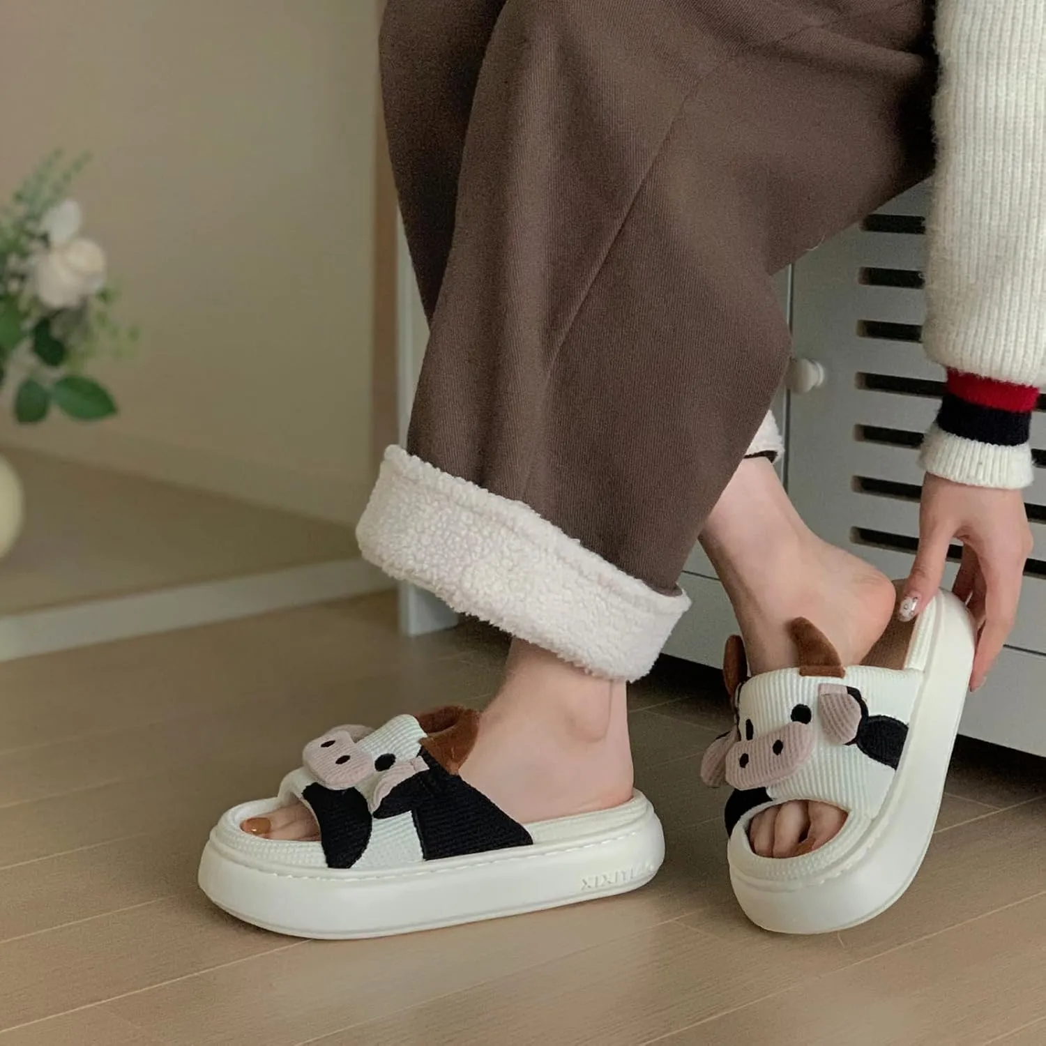 XIXITIAO Cow Slippers for Women/Men Indoor, Cute Cartoon Animal House Shoes, Comfortable Cotton Linen Bedroom Kawaii Cloud Slides